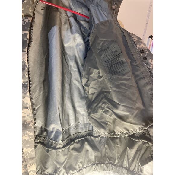 US Military Cold Weather Camouflage Parka Universal Camo Medium Long Gore Tex - Picture 3 of 8